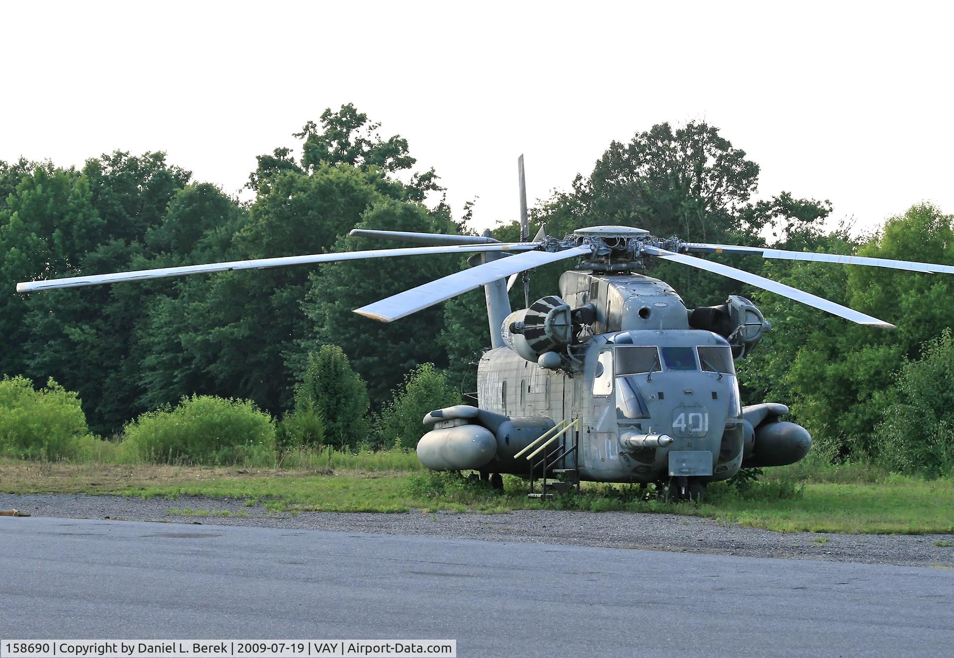 158690, Sikorsky RH-53D Sea Stallion C/N 65-363, This old war veteran, with fading Marines and Navy markings, is on display at the Air Victory Museum.