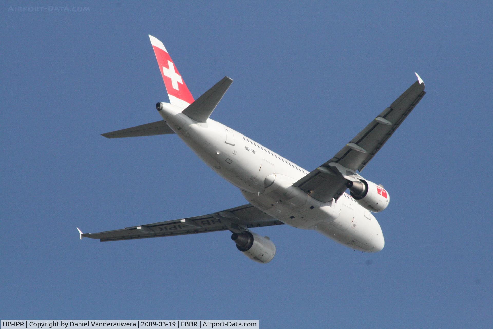 HB-IPR, 1999 Airbus A319-112 C/N 1018, Flight LX787 is taking off from RWY 07R