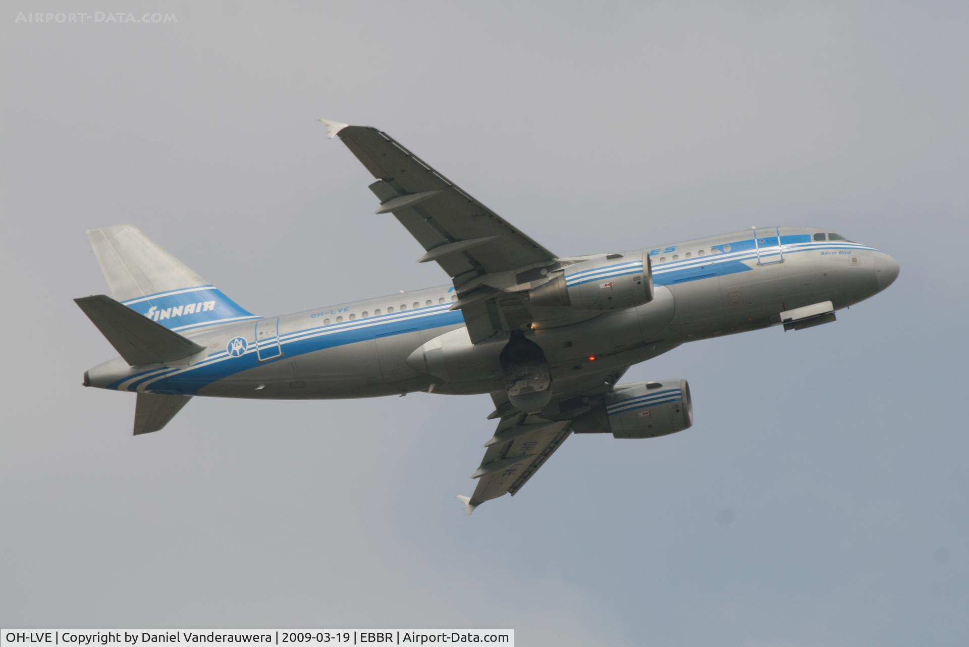 OH-LVE, 2002 Airbus A319-112 C/N 1791, Flight AY812 is taking off from RWY 07R