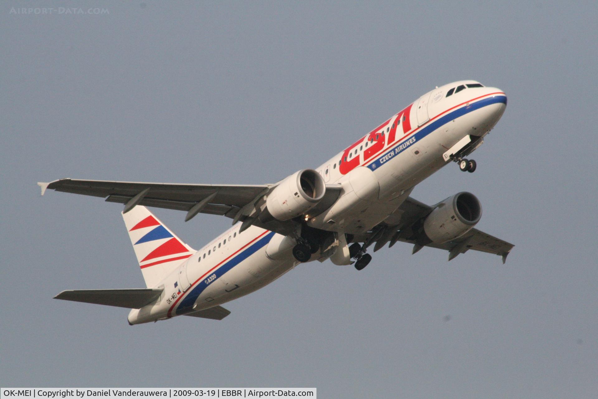 OK-MEI, 2007 Airbus A320-214 C/N 3060, Flight OK631 is taking off from RWY 07R