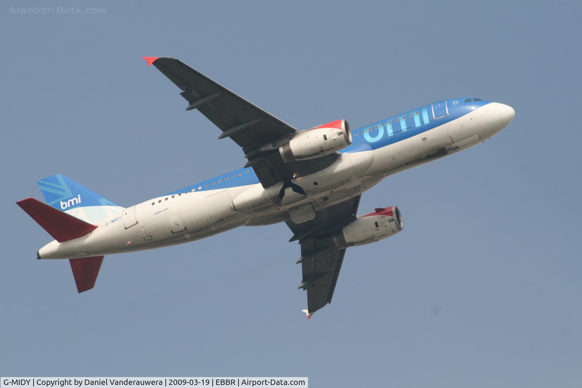 G-MIDY, 1999 Airbus A320-232 C/N 1014, Flight BD142 is taking off from RWY 07R