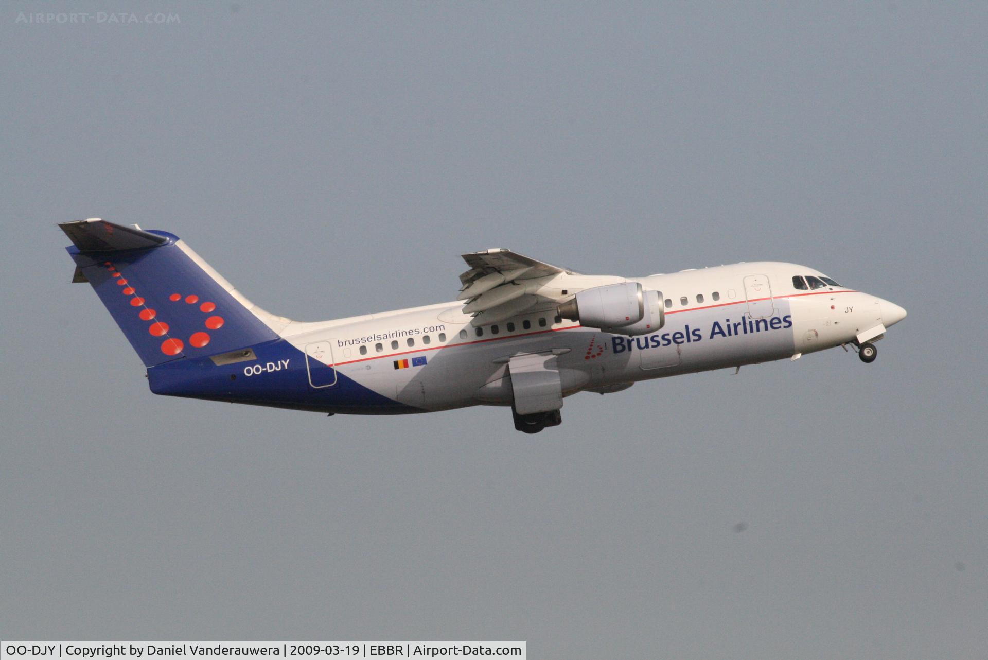 OO-DJY, 1997 British Aerospace Avro 146-RJ85 C/N E.2302, Flight SN2123 is taking off from RWY 07R