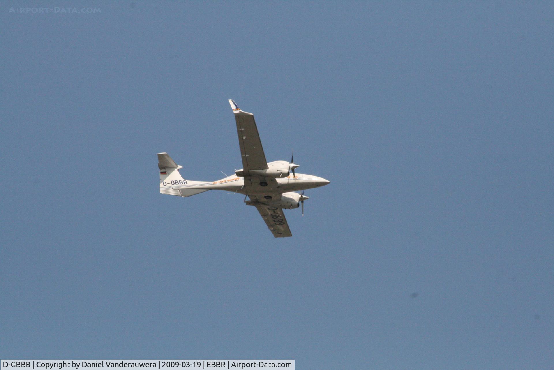 D-GBBB, 2005 Diamond DA-42 Twin Star C/N 42.055, Taking off from RWY 07R