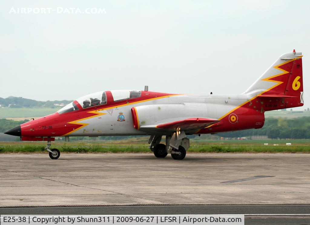 E25-38, CASA C-101EB Aviojet C/N EB01-28-038, Used as a demo during LFSR Airshow 2009