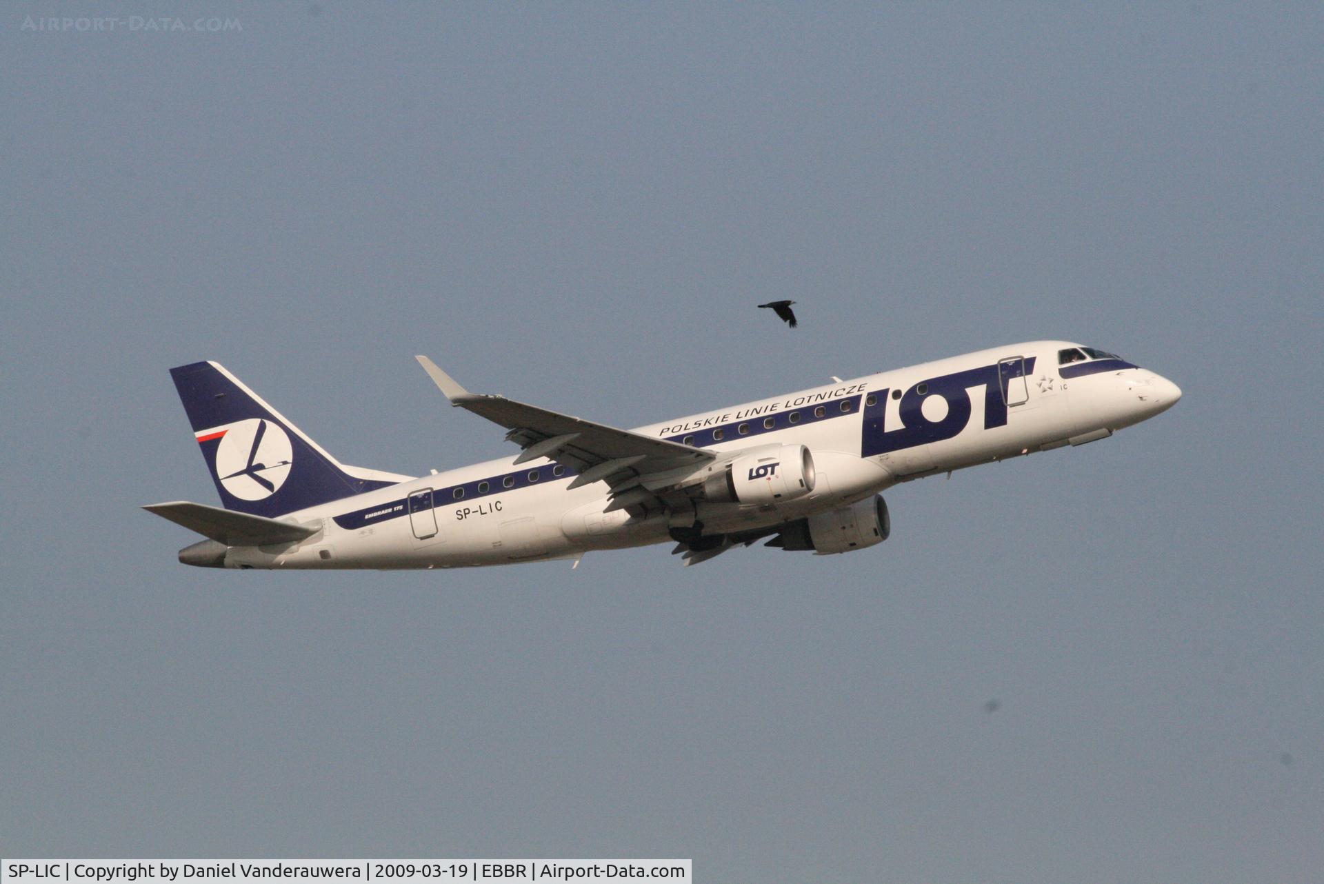 SP-LIC, 2006 Embraer 175LR (ERJ-170-200LR) C/N 17000134, Flight LO236 is taking off from RWY 07R - racing with a bird ...