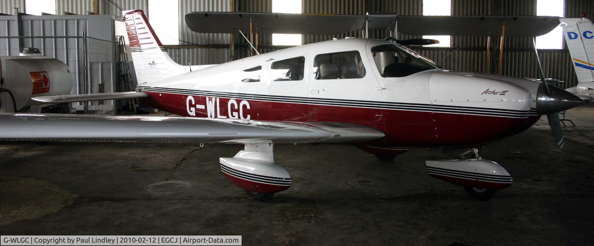 G-WLGC, 2001 Piper PA-28-181 Cherokee Archer III C/N 2843484, shiny in the hanger !