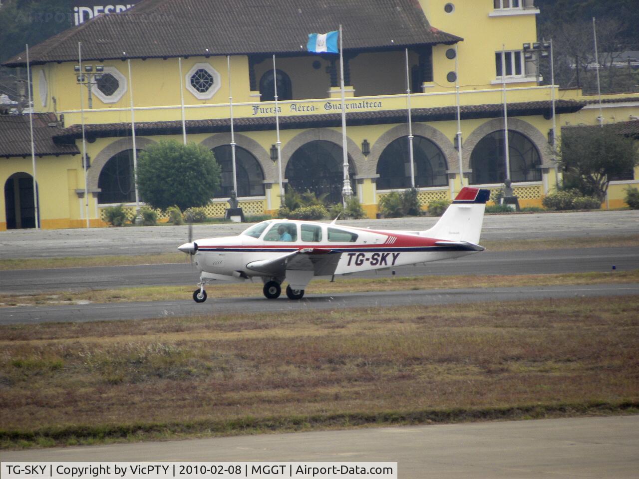 TG-SKY, 1987 Beech F33A Bonanza Bonanza C/N CE-1164, Dont know the tipe of aircraft