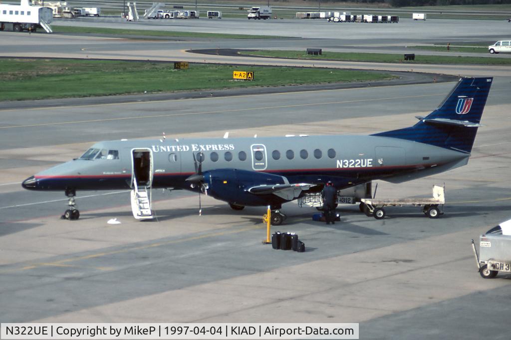 N322UE, 1995 British Aerospace Jetstream 4101 C/N 41058, ACA Commuter ramp at Dulles.