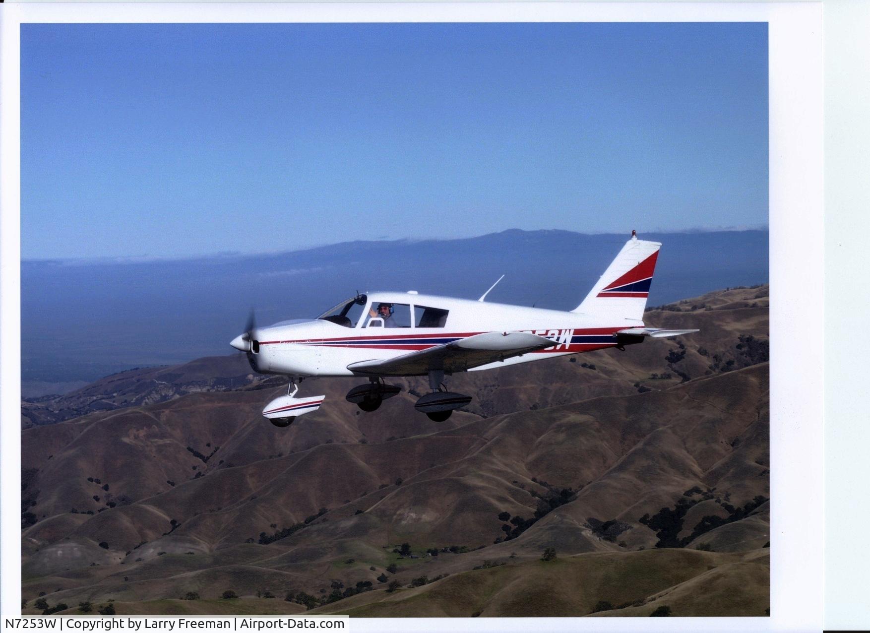 N7253W, 1963 Piper PA-28-180 C/N 28-1081, Over Carmel Valley, CA