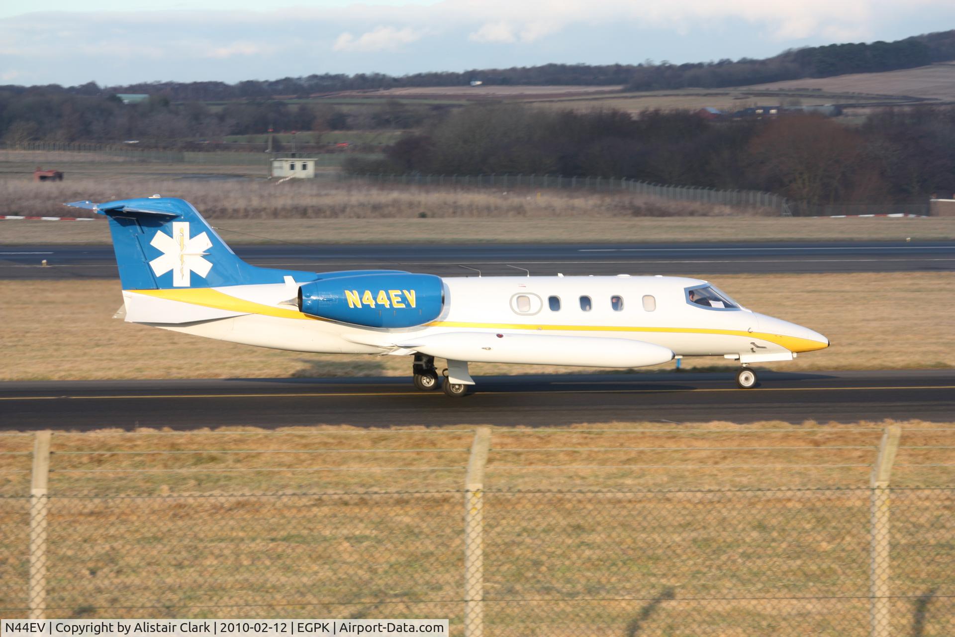 N44EV, 1976 Gates Learjet 36A C/N 022, Lear jet leaving Prestwick Airport