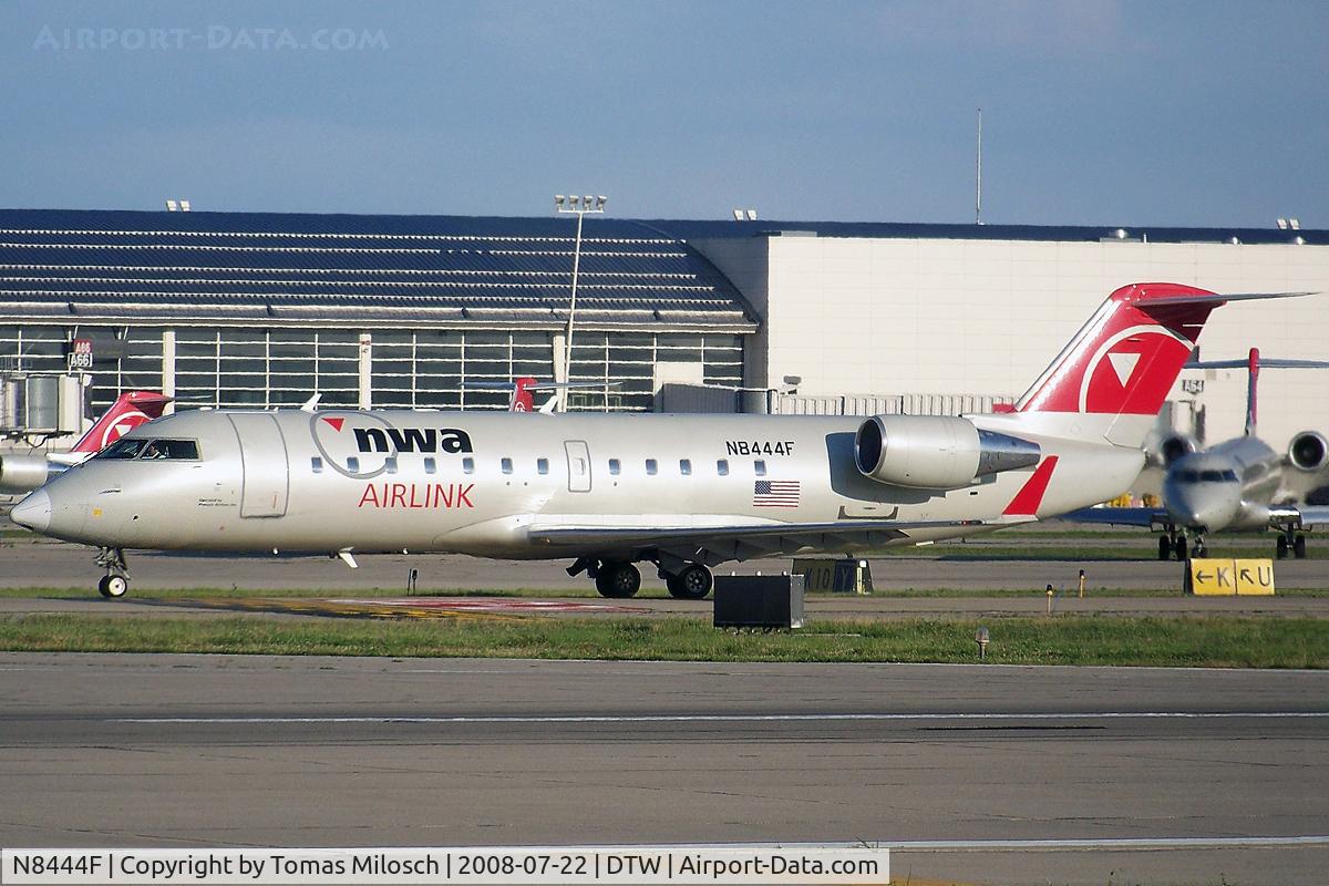N8444F, 2000 Bombardier CRJ-200LR (CL-600-2B19) C/N 7444, 