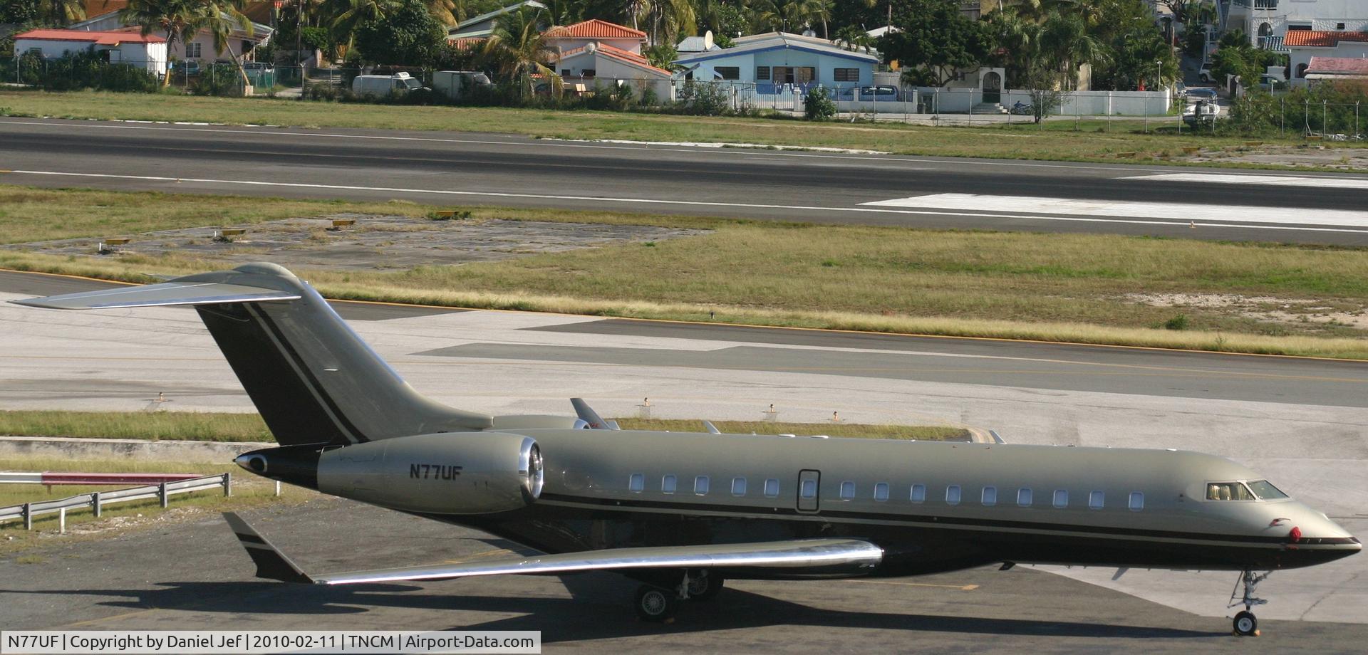 N77UF, 2008 Bombardier BD-700-1A10 Global Express C/N 9284, N77UF park at the cargo ramp