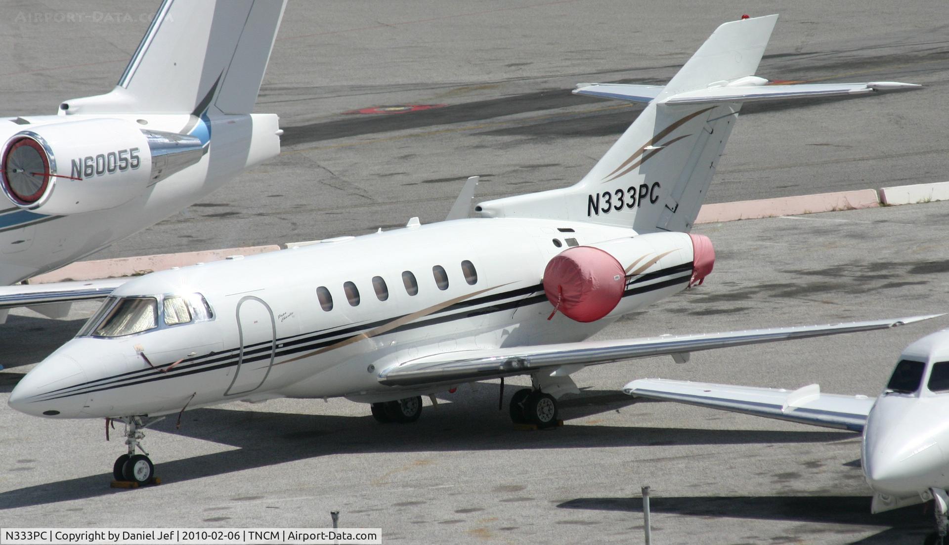 N333PC, 2004 Raytheon Hawker 800XP C/N 258669, N333pc park at the main ramp at TNCM