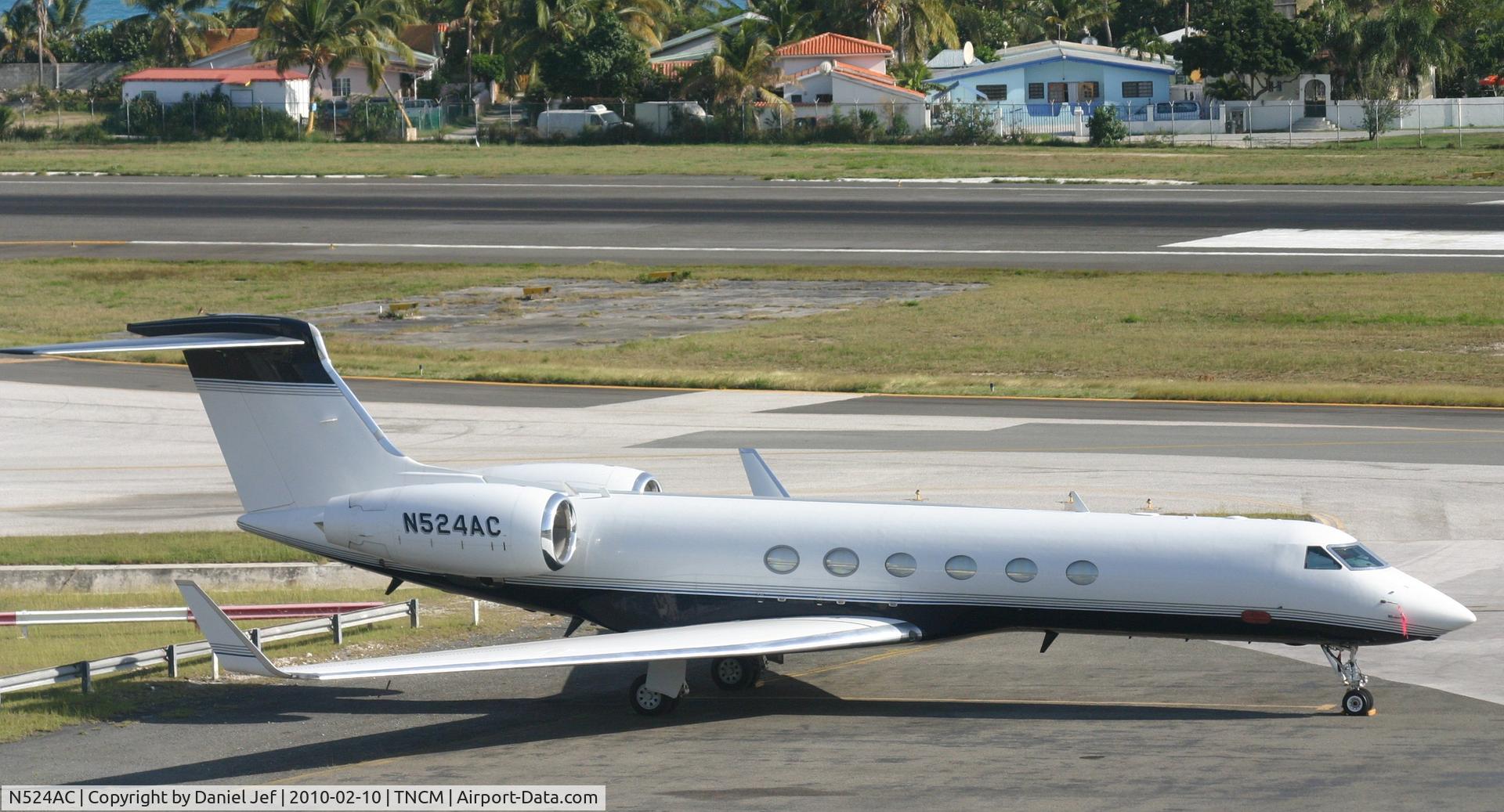 N524AC, 2002 Gulfstream Aerospace G-V C/N 686, N524AC park at the cargo ramp at TNCM