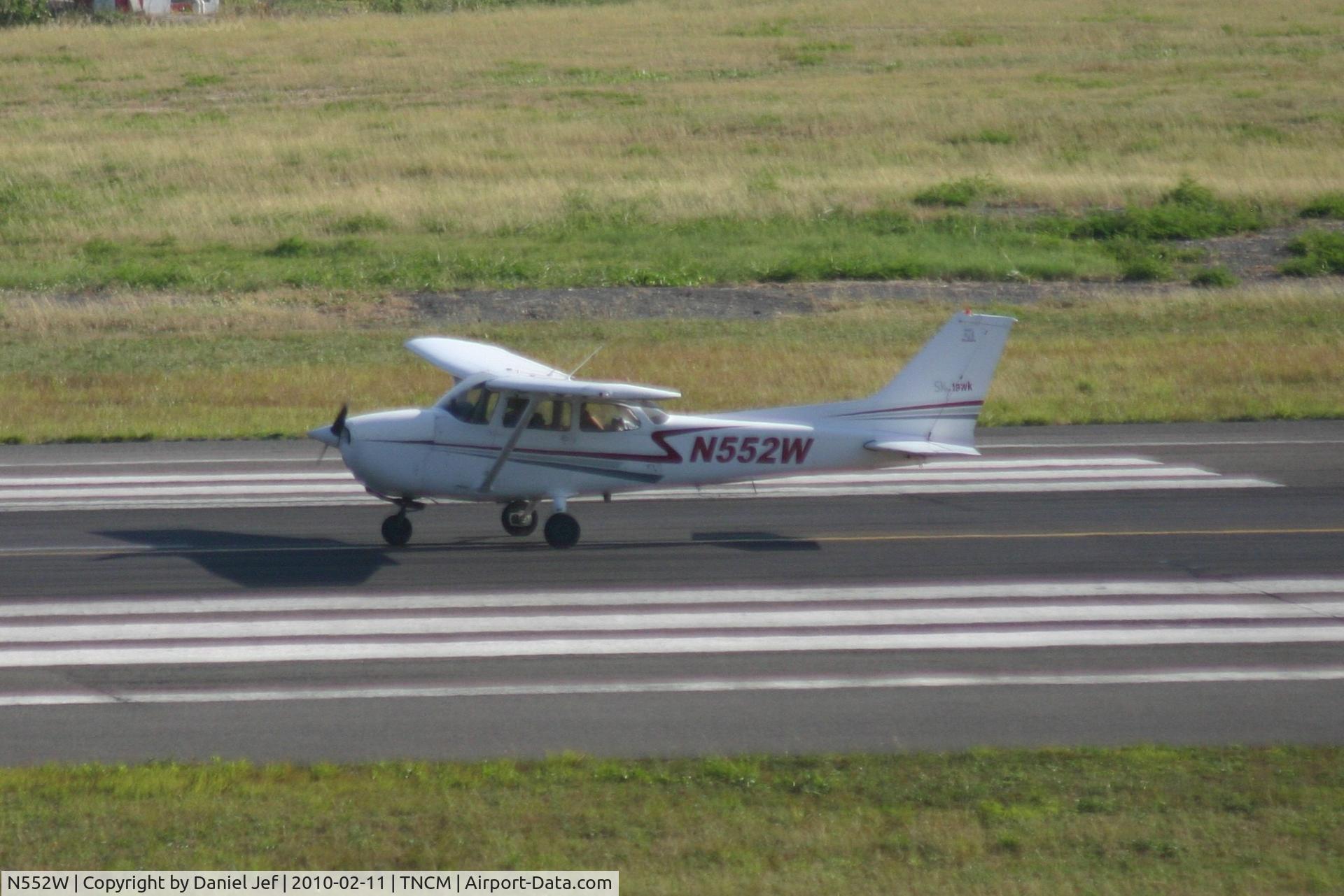 N552W, 1977 Cessna 172N C/N 17268492, N552W departing TNCM runway 10