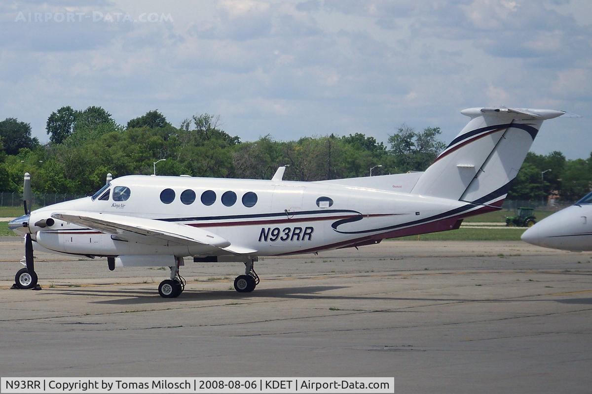N93RR, 2004 Raytheon B200 King Air C/N BB-1853, 