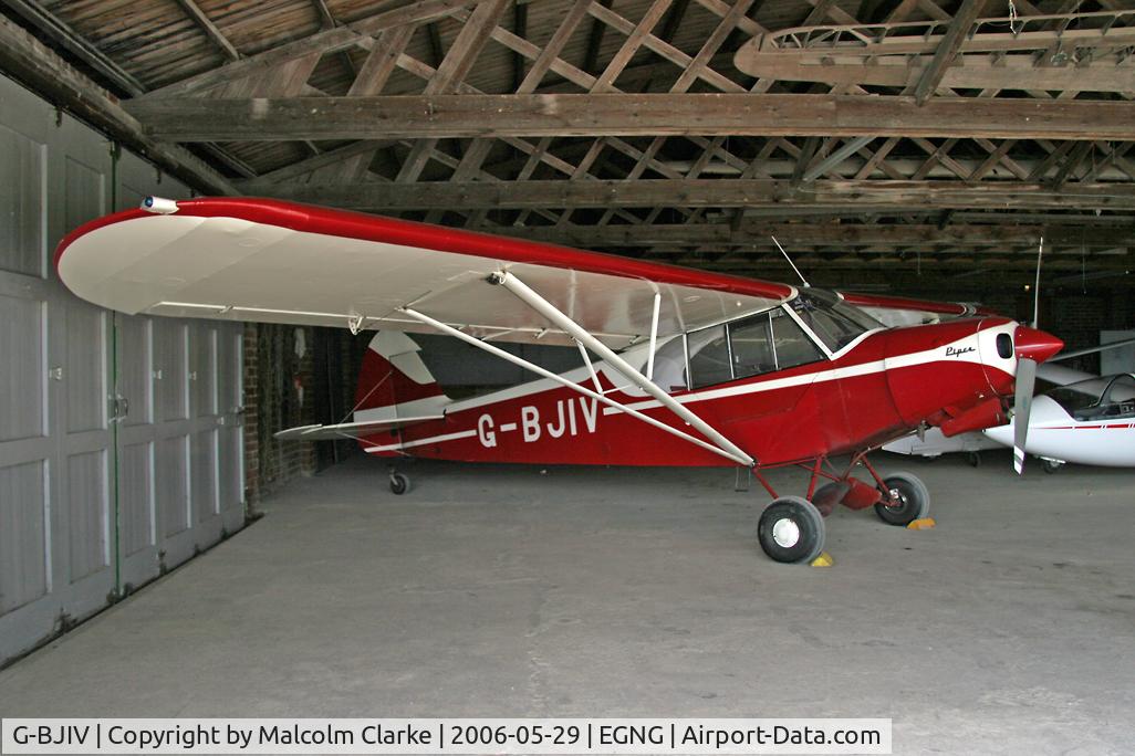 G-BJIV, 1965 Piper PA-18-150 Super Cub C/N 18-8262, Piper PA-18-150(180M) Super Cub at Sutton Bank in 2006.