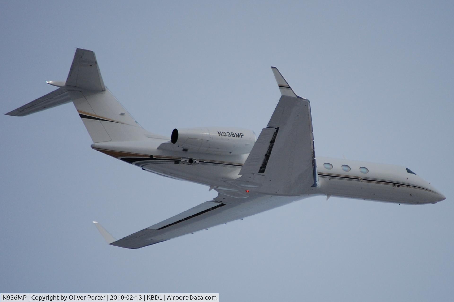 N936MP, 2009 Gulfstream Aerospace GIV-X (G450) C/N 4173, Seen departing Runway 6 Enroute to Westchester County/HPN