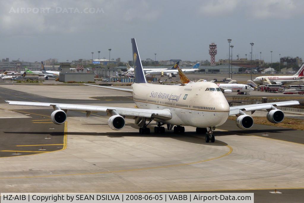 HZ-AIB, 1981 Boeing 747-168B C/N 22499, Holding on taxiway A4!