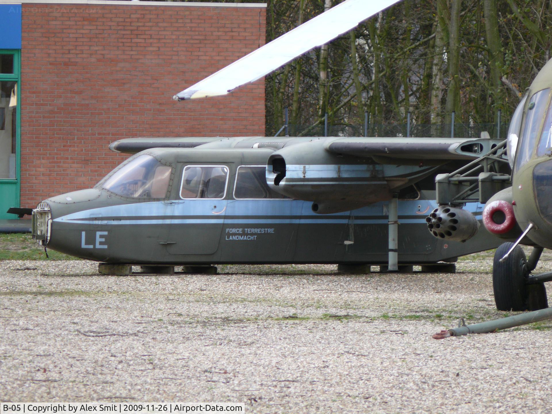 B-05, 1976 Britten-Norman BN-2A-21 Islander C/N 501, Britten Norman BN2A-21 Islander B-05/LE Belgian Army in the PS Aero collection in Kessel (PH)