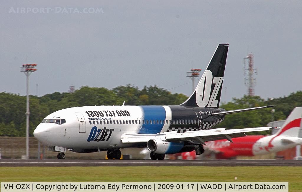 VH-OZX, 1975 Boeing 737-229 C/N 21177, OzJet