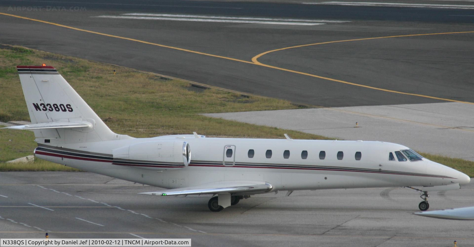 N338QS, 2004 Cessna 680 Citation Sovereign C/N 6800011, N338QS taxing to the holding point A