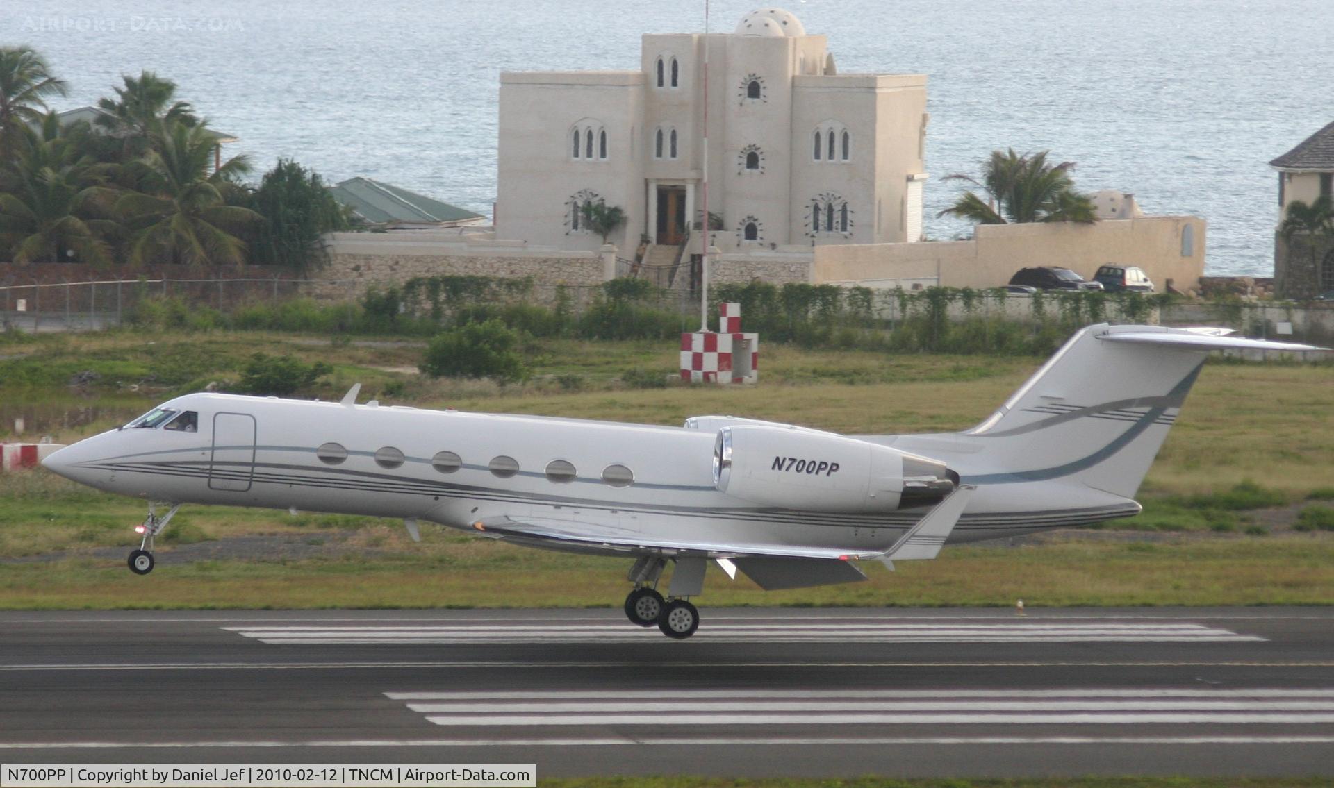 N700PP, Gulfstream Aerospace G-IV C/N 1248, N700PP landing at TNCM