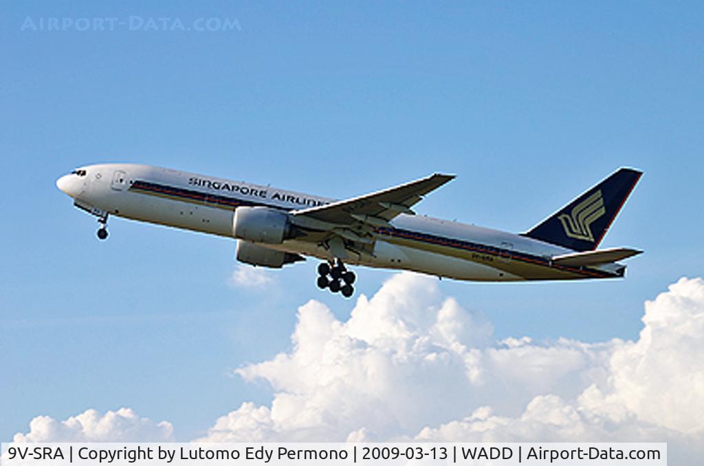 9V-SRA, 1998 Boeing 777-212/ER C/N 28513, Singapore Airlines