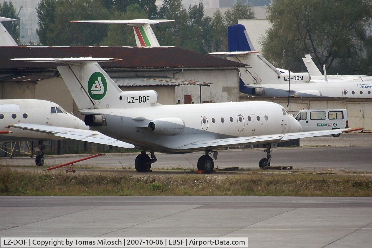 LZ-DOF, Yakovlev YAK-40 C/N 9521541, 