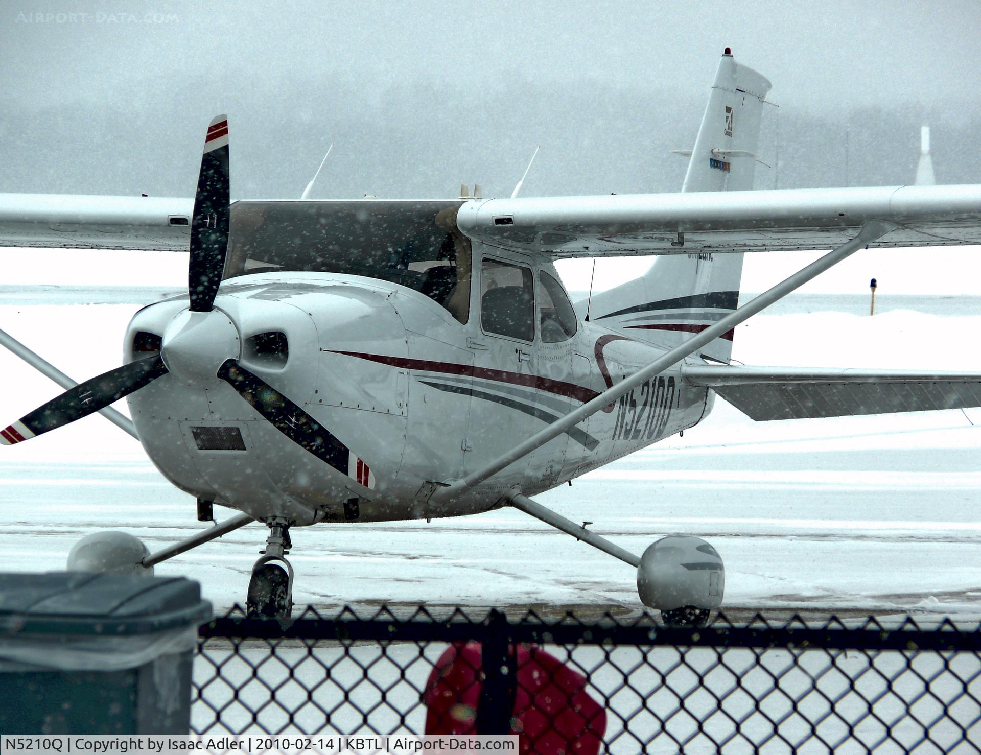 N5210Q, 2002 Cessna 182T Skylane C/N 18281140, Parked at Western Michigan University