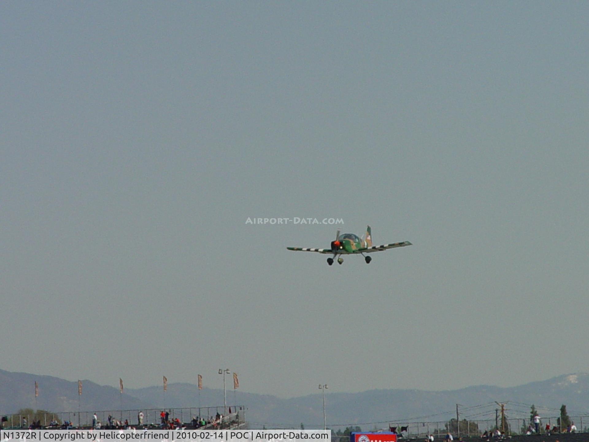 N1372R, 1976 Grumman American AA-1B Trainer C/N AA1B0672, On final to Brackett runway 26L
