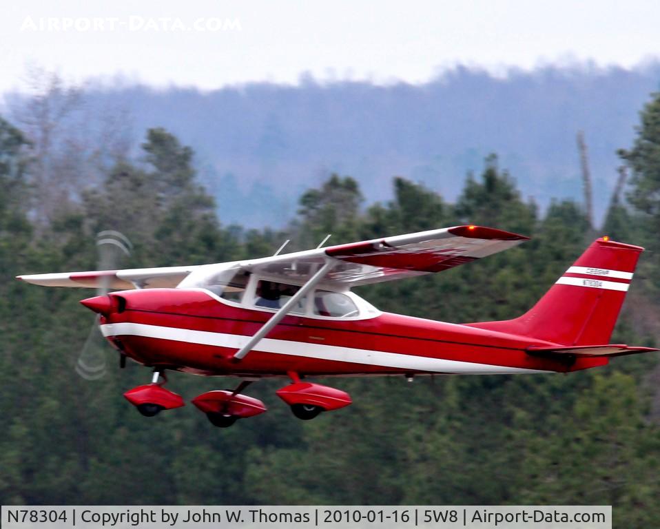 N78304, 1968 Cessna 172K Skyhawk C/N 17257561, Departing runway 4