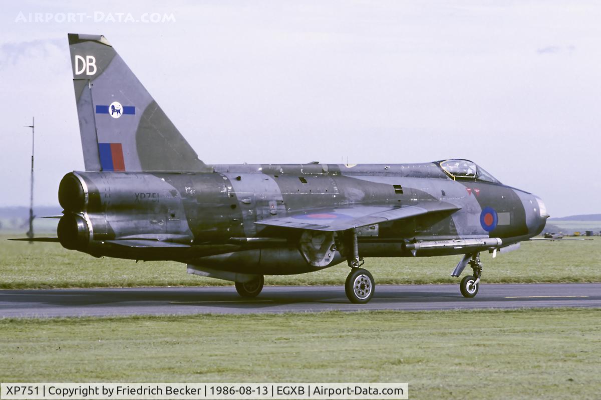 XP751, 1964 English Electric Lightning F.3 C/N 95180, taxying to the active