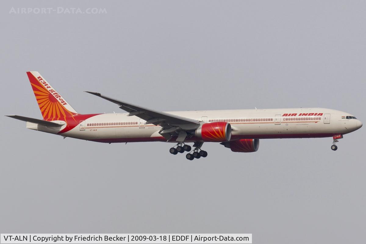 VT-ALN, 2008 Boeing 777-337/ER C/N 36312, short final RW07R