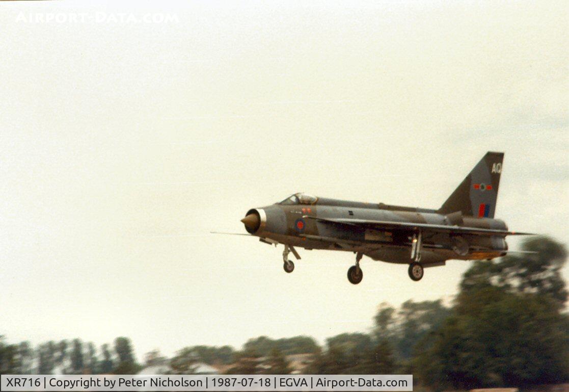 XR716, 1964 English Electric Lightning F.3 C/N 95199, Lightning F.3, callsign Lightning 61, of 5 Squadron landing at the 1987 Intnl Air Tattoo at RAF Fairford.