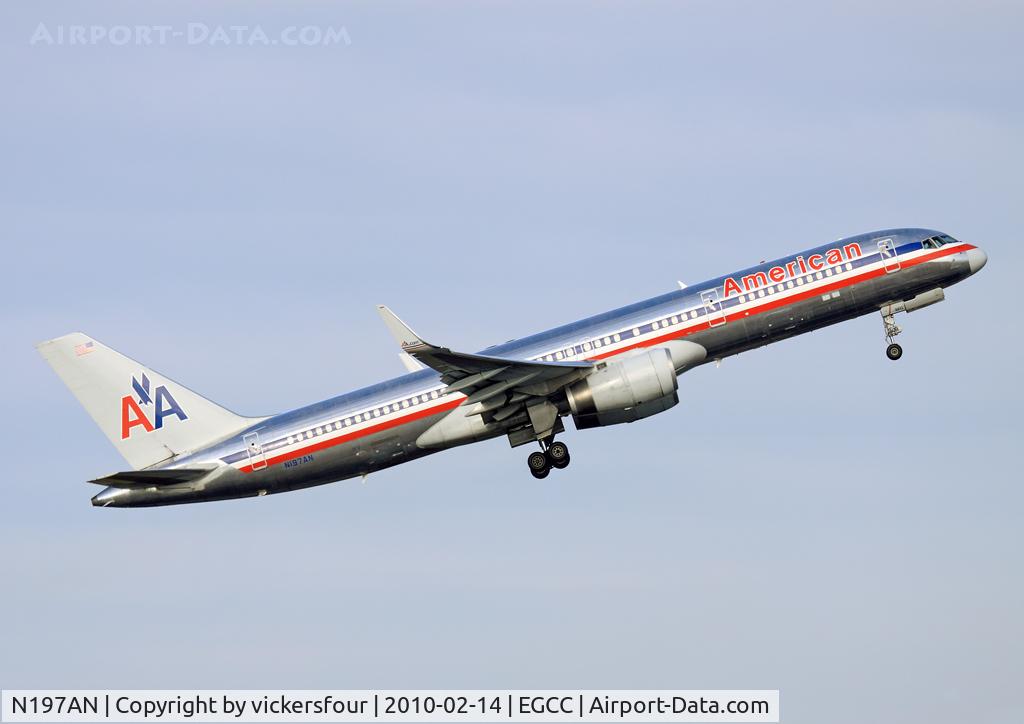 N197AN, 2001 Boeing 757-223 C/N 32391/988, American Airlines