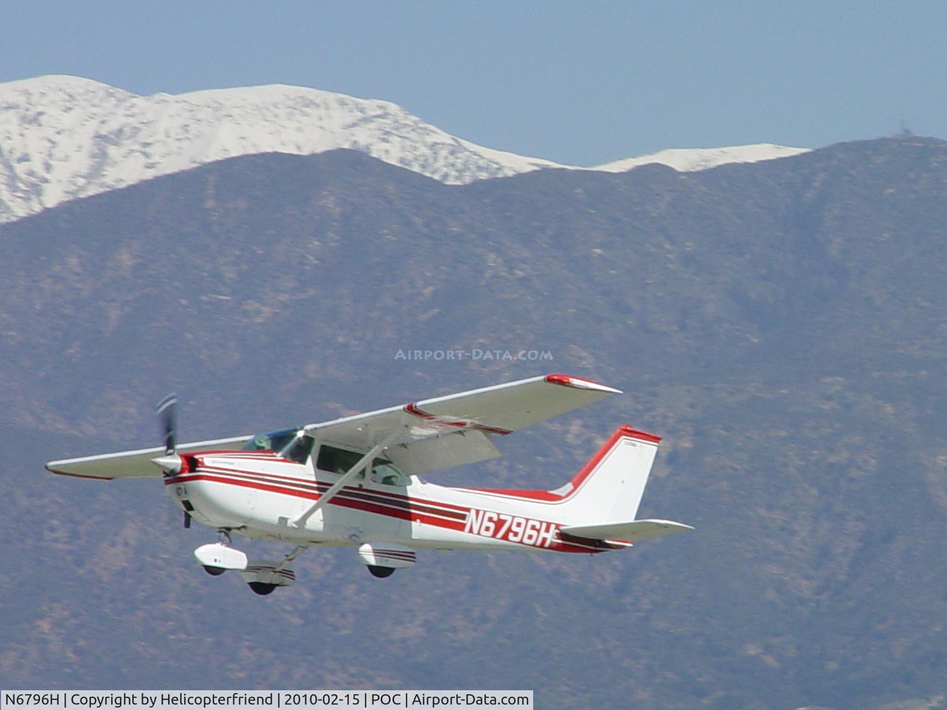 N6796H, 1975 Cessna 172M C/N 17265584, Westbound from runway 26L
