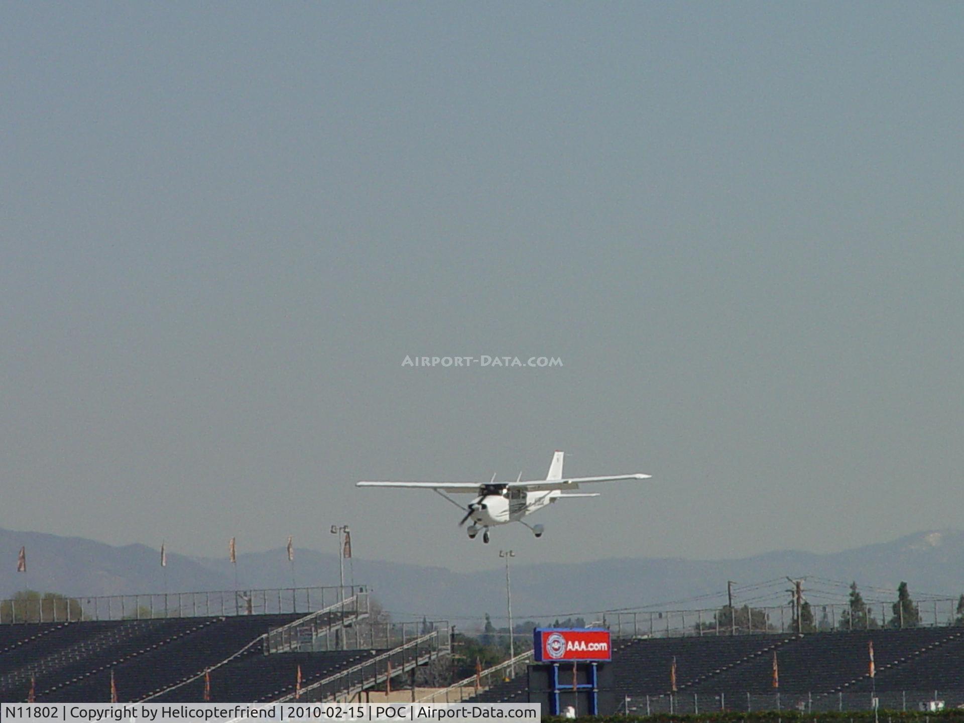 N11802, 2007 Cessna 172S C/N 172S10463, On final 26L at Brackett