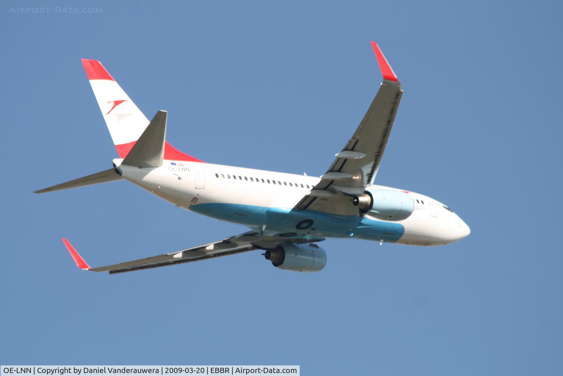 OE-LNN, 2000 Boeing 737-7Z9 C/N 30418, Flight OS352 is taking off from RWY 07R
