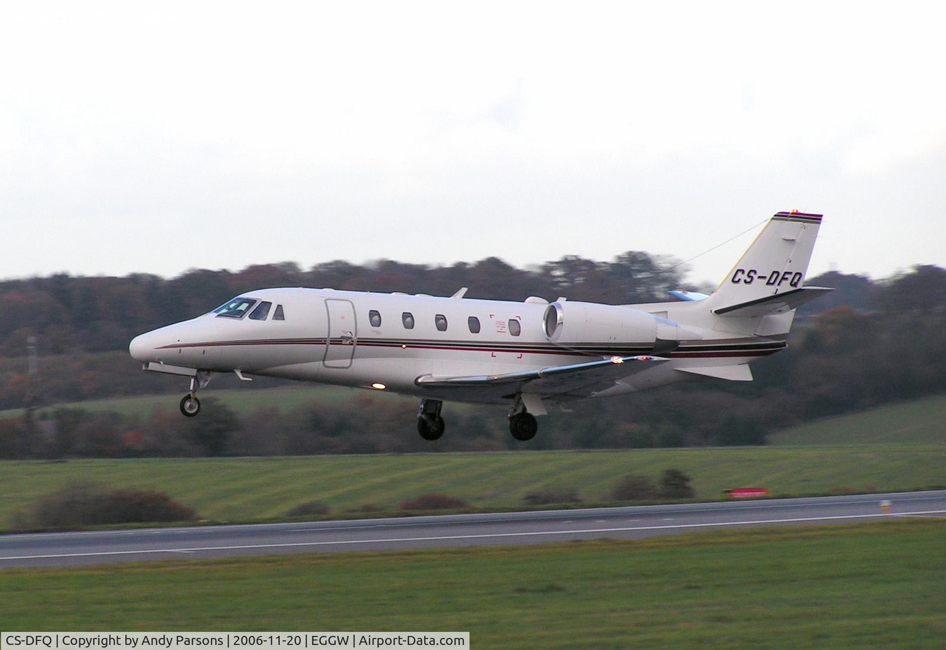 CS-DFQ, Cessna 560XL Citation C/N 560-5334, Landing at Luton