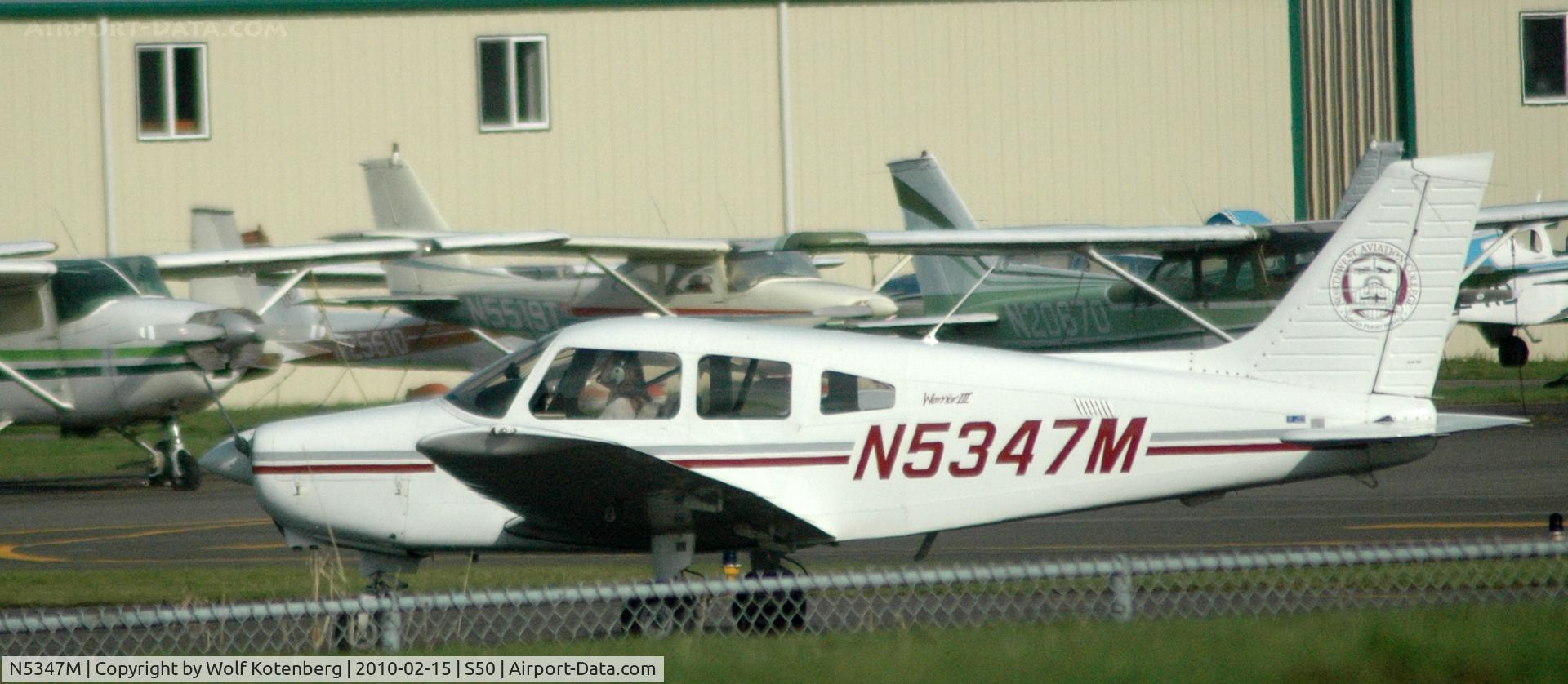 N5347M, 2001 Piper PA-28-161 C/N 2842136, taxying