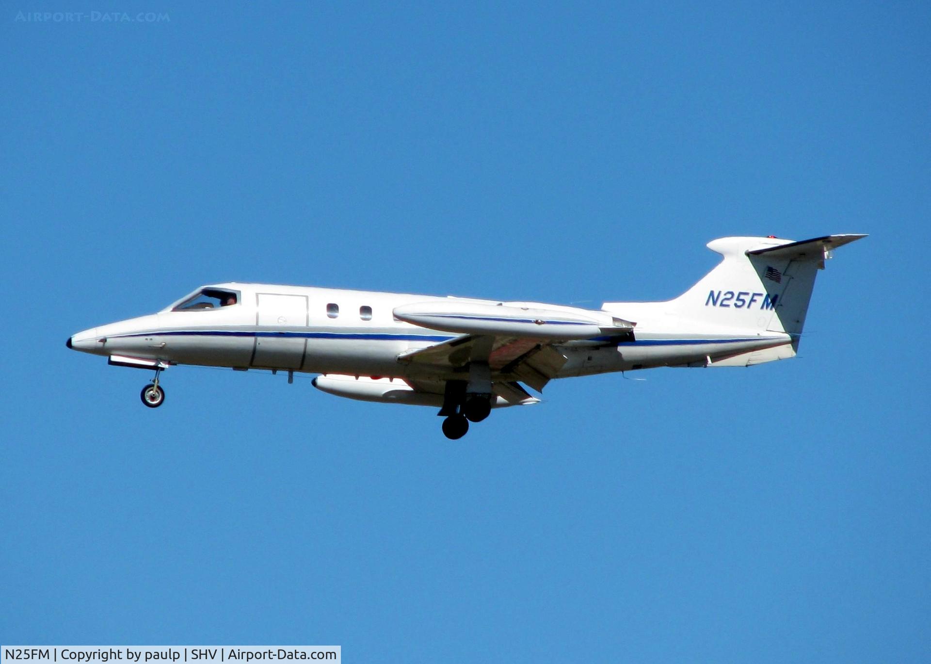N25FM, 1970 Gates Learjet 25 C/N 25-063, Landing on 23 at Shreveport Regional.