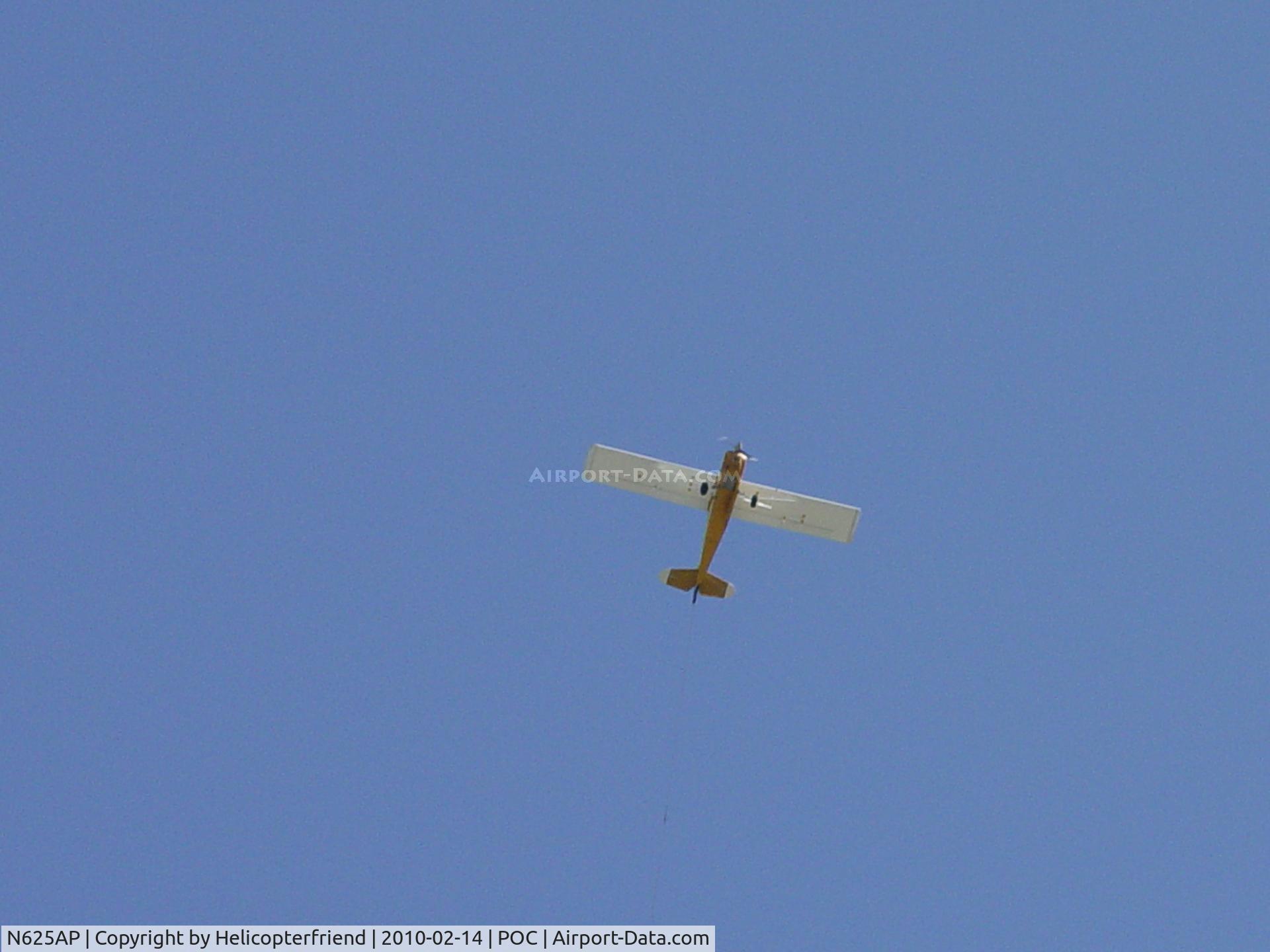 N625AP, 1979 Bellanca 8GCBC C/N 306-79, Passing over with banner