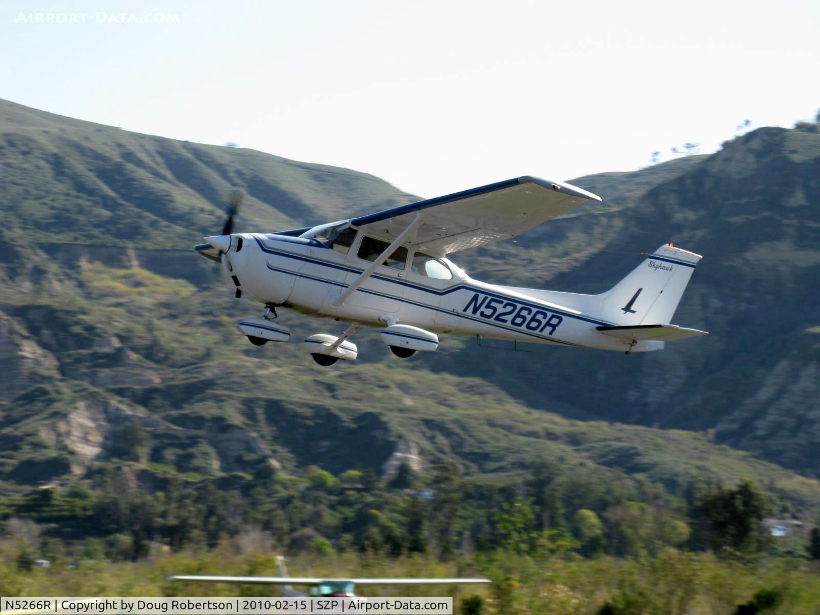 N5266R, 1974 Cessna 172M C/N 17263480, 1974 Cessna 172M SKYHAWK, Lycoming O-320-E2D 150 HP, takeoff climb Rwy 04