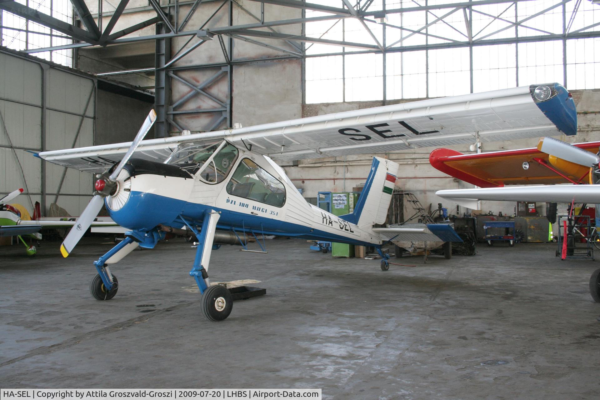 HA-SEL, 1988 PZL-Okecie PZL-104 Wilga 35A C/N 19880864, Budaörs-Airport, Hungary - Hangar
