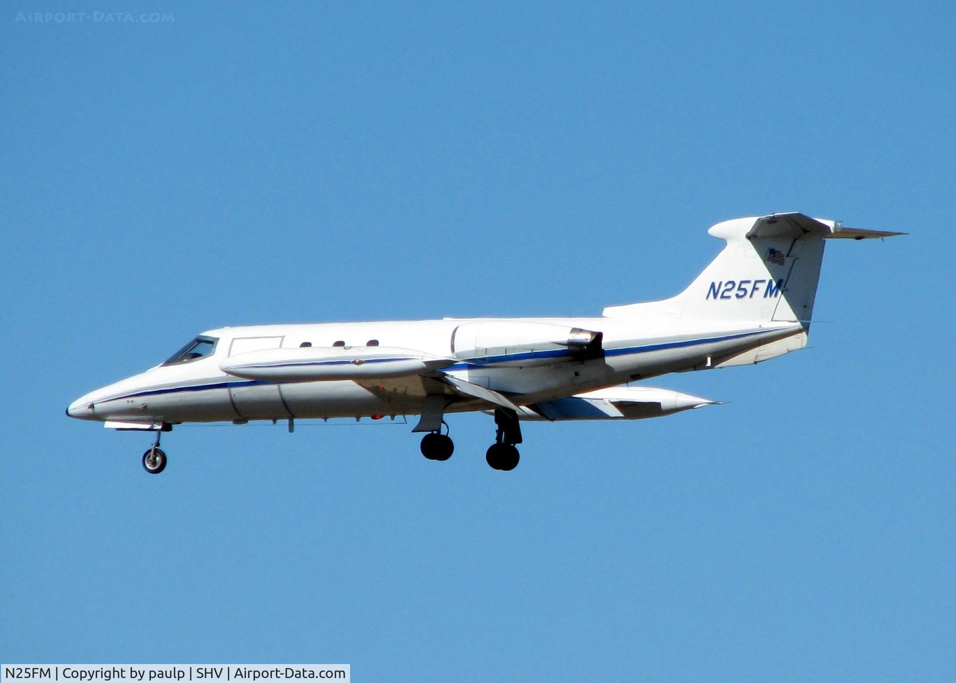 N25FM, 1970 Gates Learjet 25 C/N 25-063, Landing on 23 at Shreveport Regional.