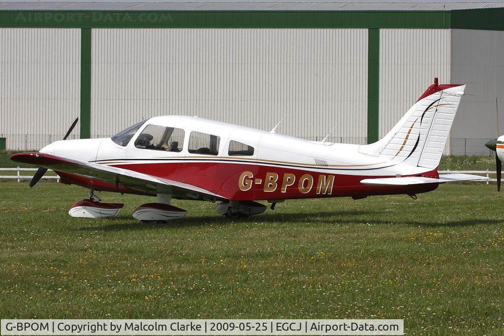G-BPOM, 1984 Piper PA-28-161 Cherokee Warrior II C/N 28-8416118, Piper PA-28-161 Warrior II at Sherburn-in-Elmet in 2009.