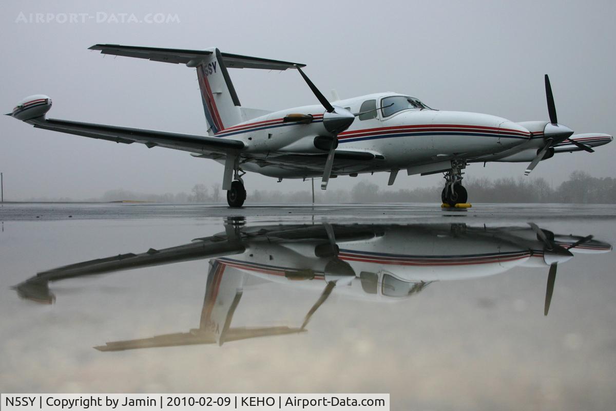 N5SY, 1981 Piper PA-42 Cheyenne III C/N 42-8001069, Not a great day for pictures, but with some ingenuity you can turn anything to your advantage.