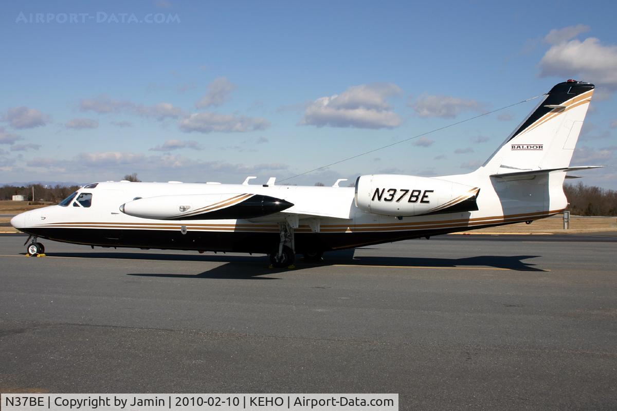 N37BE, 1983 Israel Aircraft Industries IAI-1124 Westwind C/N 396, Triple-chocked due to high and gusty winds.