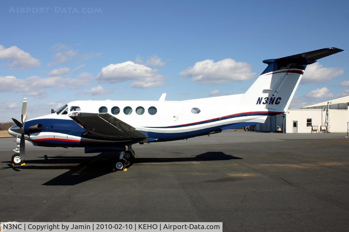 N3NC, 2007 Hawker Beechcraft B200 King Air C/N BB-1976, Later took off in a strong, gusting crosswind, which proved rather entertaining.